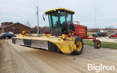 1999 New Holland HW340 Self-Propelled Windrower