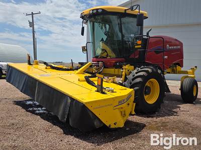 2020 New Holland Speedrower 220 Plus Self-Propelled Windrower