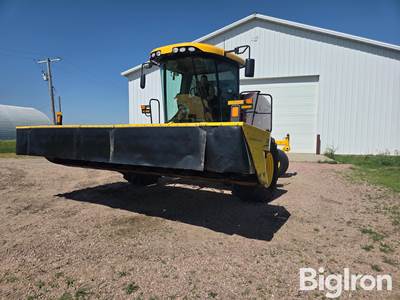 2020 New Holland Speedrower 220 Plus Self-Propelled Windrower