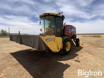 2020 New Holland SR260 Swather/Windrower