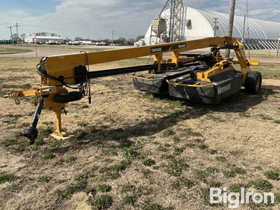 2017 Vermeer TM1400 pull type swing tongue discbine mower