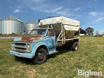 1967 Chevrolet C50 S/A Tender Truck w/Willmar Road Runner 10 Dry Fertilizer Tender Box
