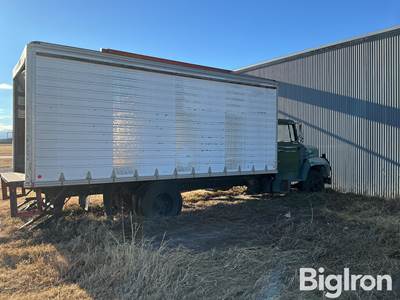 1976 Ford 600 Box Truck