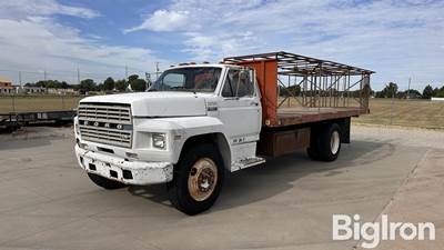 1981 Ford F-700 S/A Form Truck