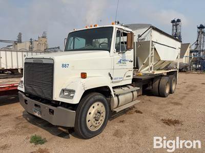 1987 Freightliner FLC112 T/A Tender Truck