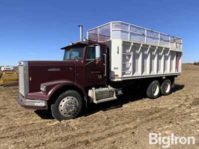 Freightliner Box Truck