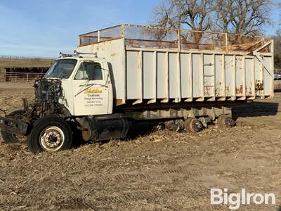1979 GMC T/A Truck w/18’x8’ Silage Box for Parts
