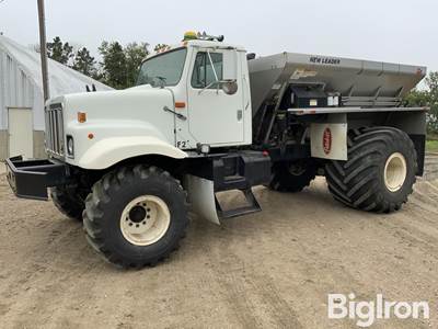 1999 International 2554 S/A Truck w/New Leader G4 Box Spreader