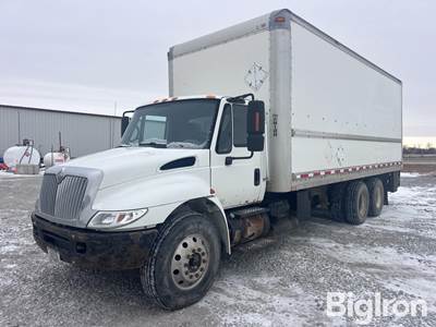 2004 International 4400 T/A Enclosed Box Truck