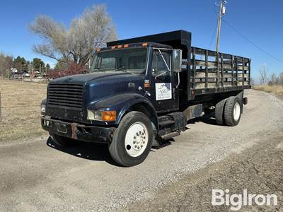 1996 International 4700 S/A Scissor Lift Platform Lift Truck