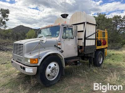 1994 International 4700 S/A Wash Truck