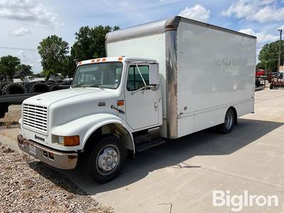 1999 International 4700 Low-Profile S/A Utility Box Truck