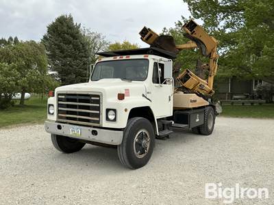 1980 International 4800 Truck w/ Tree Spade
