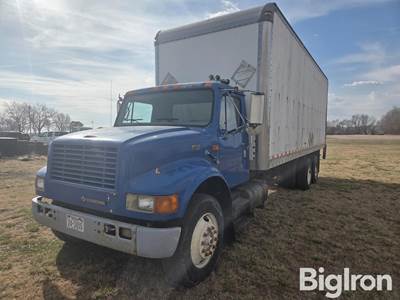 1997 International 4900 T/A Box Truck