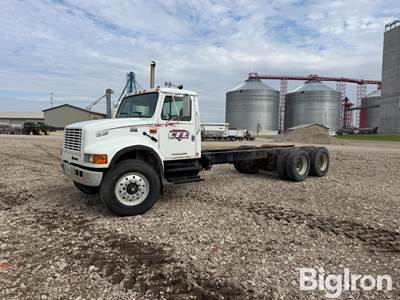 2002 International 4900 Truck Tractor