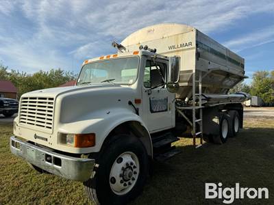 2001 International 4900 T/A Tender Truck