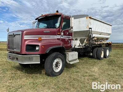 2001 International 5600i T/A Fertilizer Tender Truck