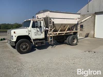 1987 International S1954 S/A Dry Tender Truck