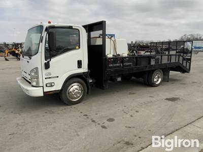 2013 Isuzu NRR S/A Landscape Truck w/Sprayer System