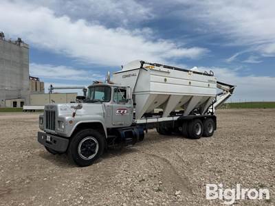 1987 Mack R690ST Fertilizer Truck w/ Belt Convey-All