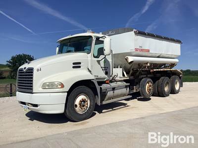 2004 Mack CX613 Vision Tri/A Fertilizer Tender Truck