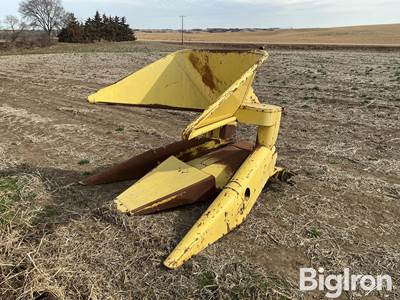 John Deere 3828 2R38” Forage Head