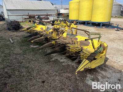 John Deere 688 8R30” Orbital Forage Header