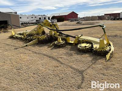 John Deere 692 12 Row Rotary Forage Harvester Head