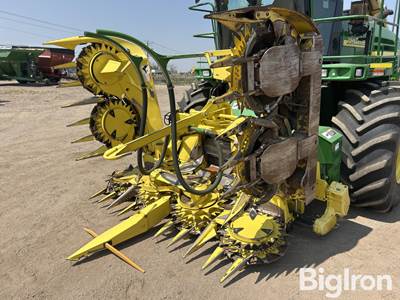 2014 John Deere 698 20' Forage Head
