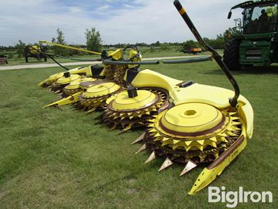 John Deere 772 10 Row Forage Orbital Header