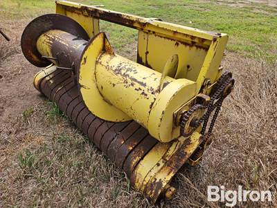 John Deere E038P Windrow Pickup Head
