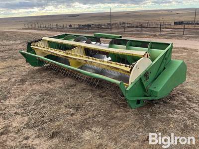 John Deere Forage Cutting Header