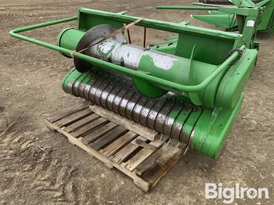 John Deere 5-1/2’ Hay Pickup Head
