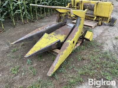 John Deere 2R30” Corn Head