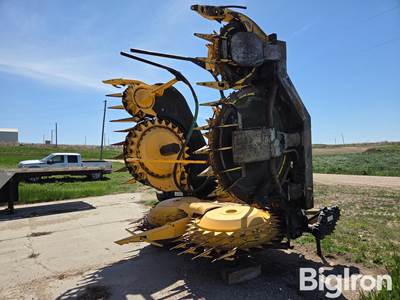 New Holland 750 BFIN Rotary Forage Header
