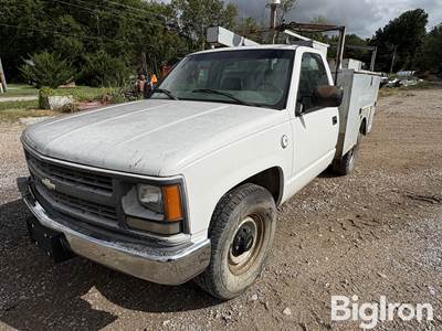 2000 Chevrolet 2500 2WD Utility Truck