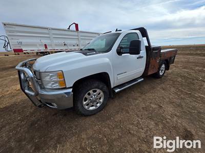 2013 Chevrolet 2500HD 4x4 Pickup w/Flatbed