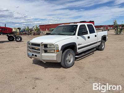 2002 Chevrolet 2500HD 4x4 Crew Cab Pickup