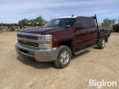 2015 Chevrolet 2500 HD Crew Cab 4x4 Flat Bed Pickup