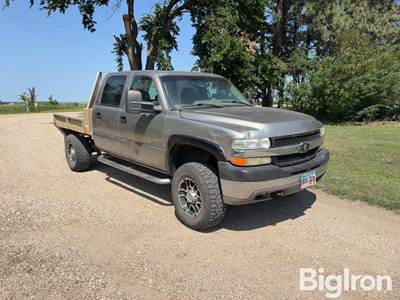 2001 Chevrolet 2500HD 4x4 Crew Cab Flatbed Pickup