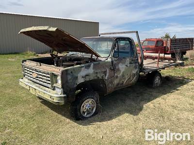 1975 Chevrolet 350 4WD Flatbed Pickup