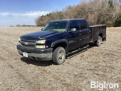 2005 Chevrolet C2500 HD 2WD Crew Cab Pickup w/Utility Bed