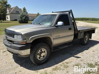 2001 Chevrolet K2500 HD 4x4 Flatbed Pickup