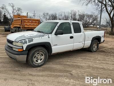 2001 Chevrolet Silverado 1500 4x4 Extended Cab Pickup