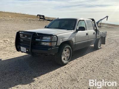 2005 Chevrolet Silverado 1500 4x4 Crew Cab Flatbed Pickup