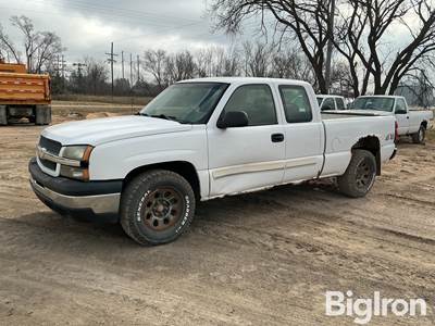 2005 Chevrolet Silverado 1500 4x4 Extended Cab Pickup