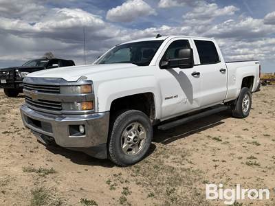 2015 Chevrolet Silverado 2500 4x4 Crew Cab Pickup