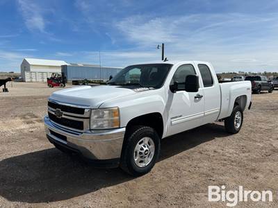 2011 Chevrolet Silverado 2500 LT 4x4 Extended Cab Pickup