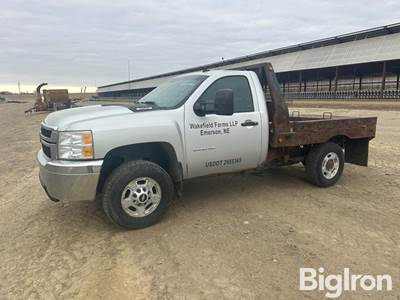 2013 Chevrolet Silverado 2500 HD 4x4 Flatbed Pickup