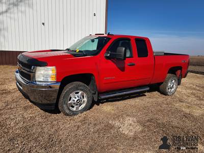 2011 Chevrolet Silverado 2500 HD 4x4 Extended Cab Pickup